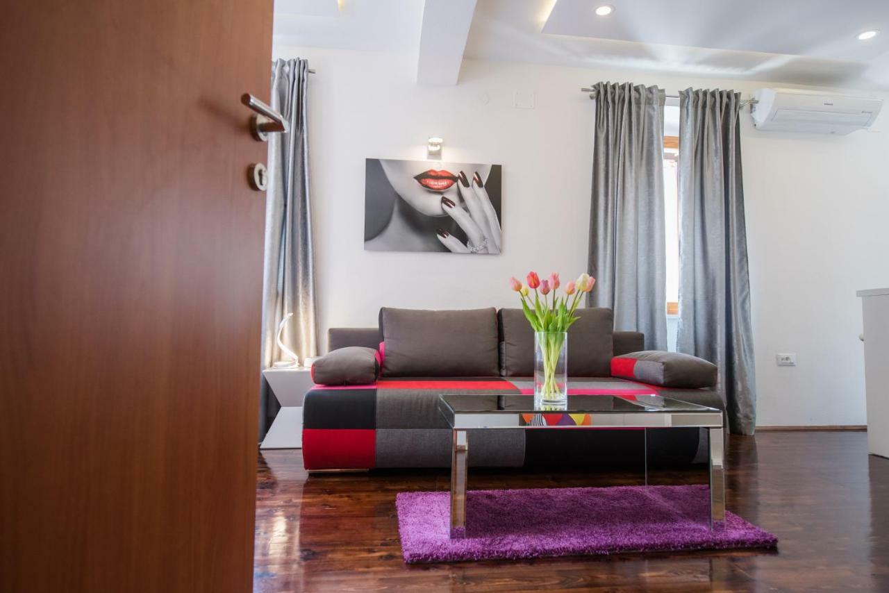 Studio Apartment Lena Kaštela エクステリア 写真